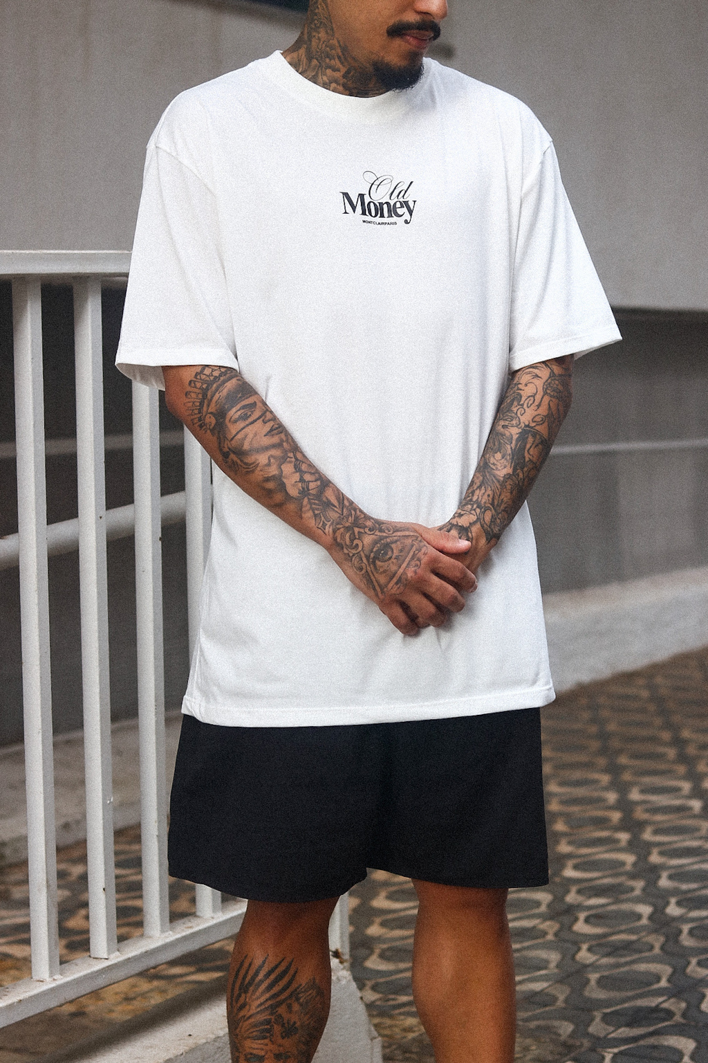 CAMISETA "OLD MONEY" OFF WHITE — foto 5