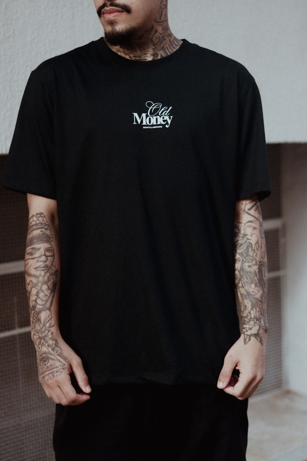 CAMISETA "OLD MONEY" PRETA — foto 3