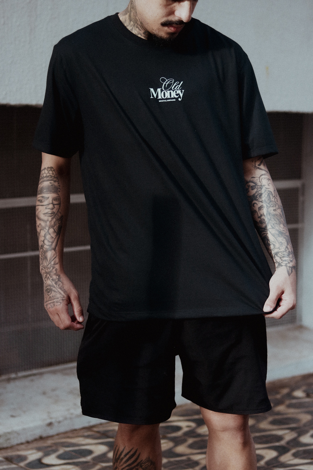 CAMISETA "OLD MONEY" PRETA — foto 5