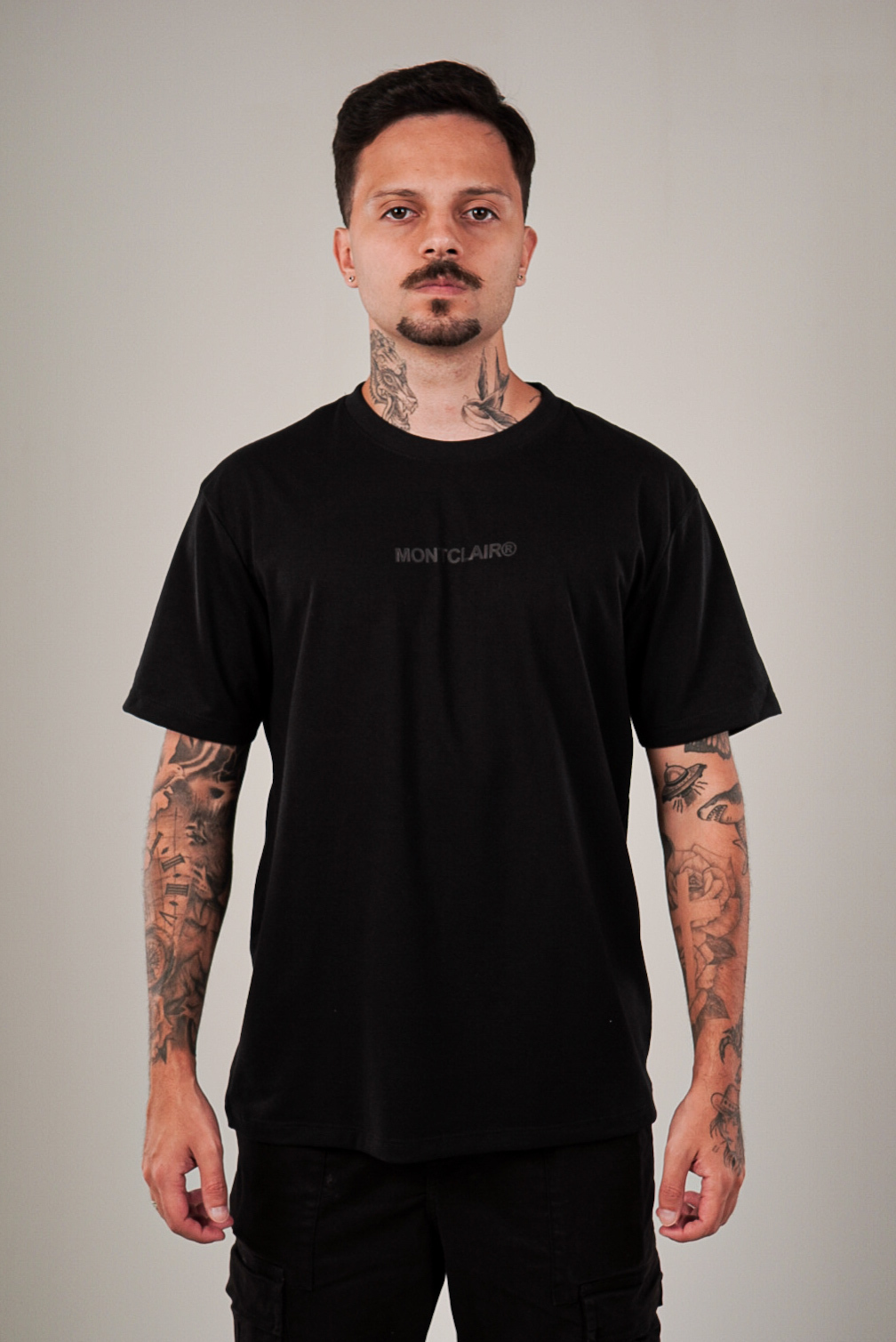 CAMISETA ''BASIC'' ALL BLACK — foto 4