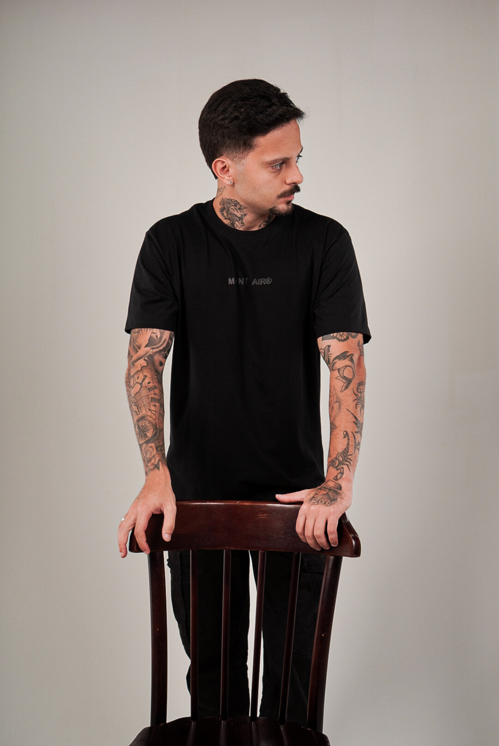 CAMISETA ''BASIC'' ALL BLACK — foto 5